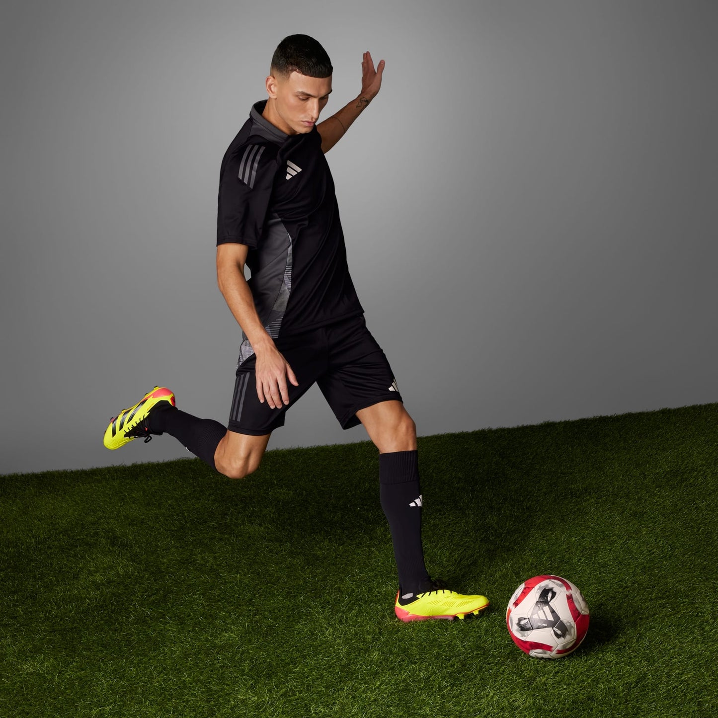 Shopifi™  Predator Elite Firm Ground Football Boots